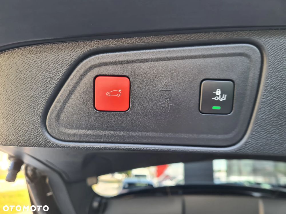 Peugeot 3008 1.2 PureTech Allure Pack S&S EAT8 - 17
