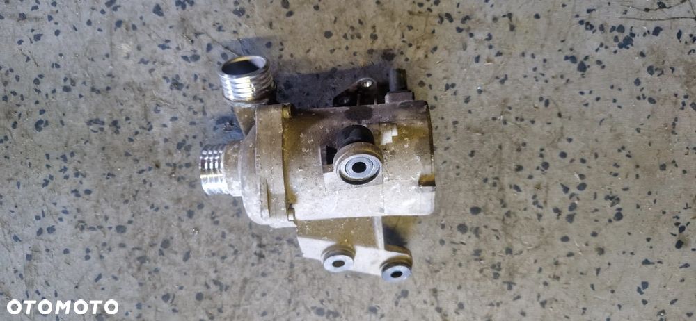 BMW E87 E90 2.0N43 POMPA WODY - 3