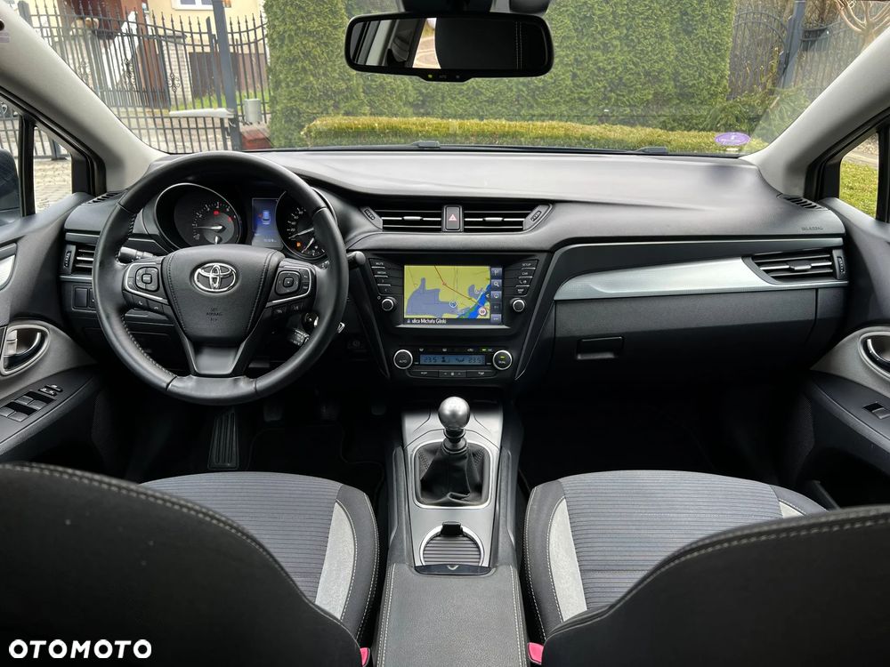 Toyota Avensis 1.6 Business Edition - 26