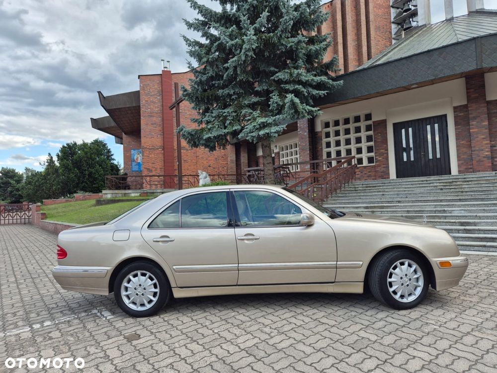 Mercedes-Benz Klasa E - 4
