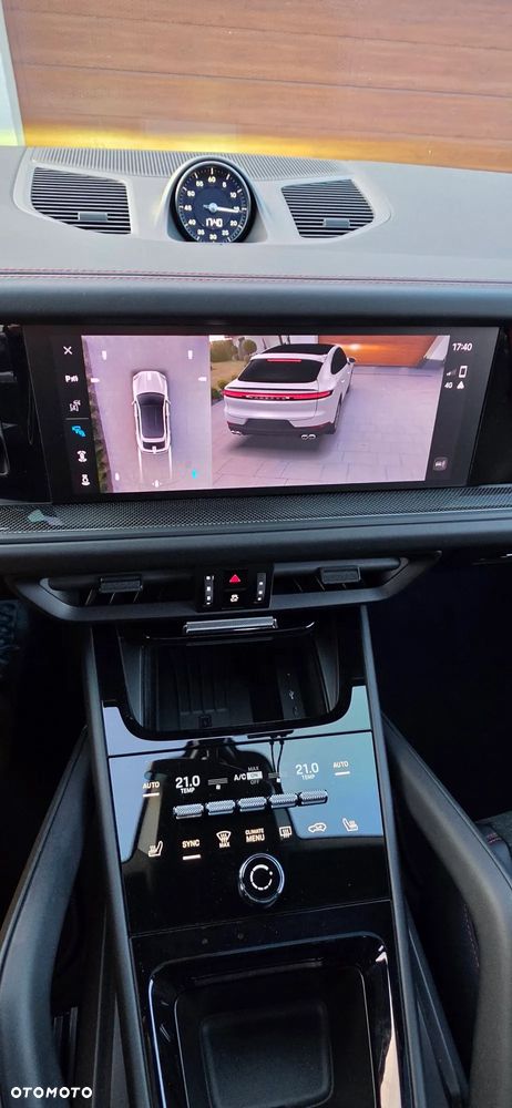 Porsche Cayenne - 18