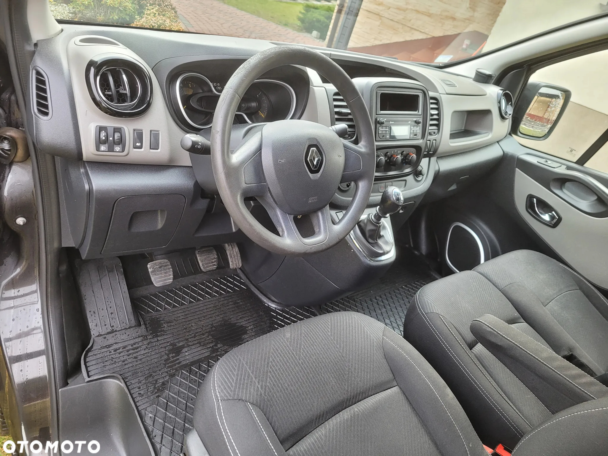 Renault TRAFIC - 12