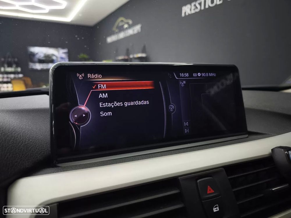 BMW 318 d Line Sport - 33