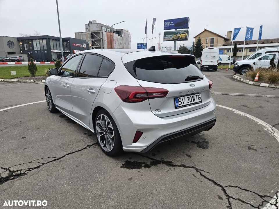 Ford Focus - 8