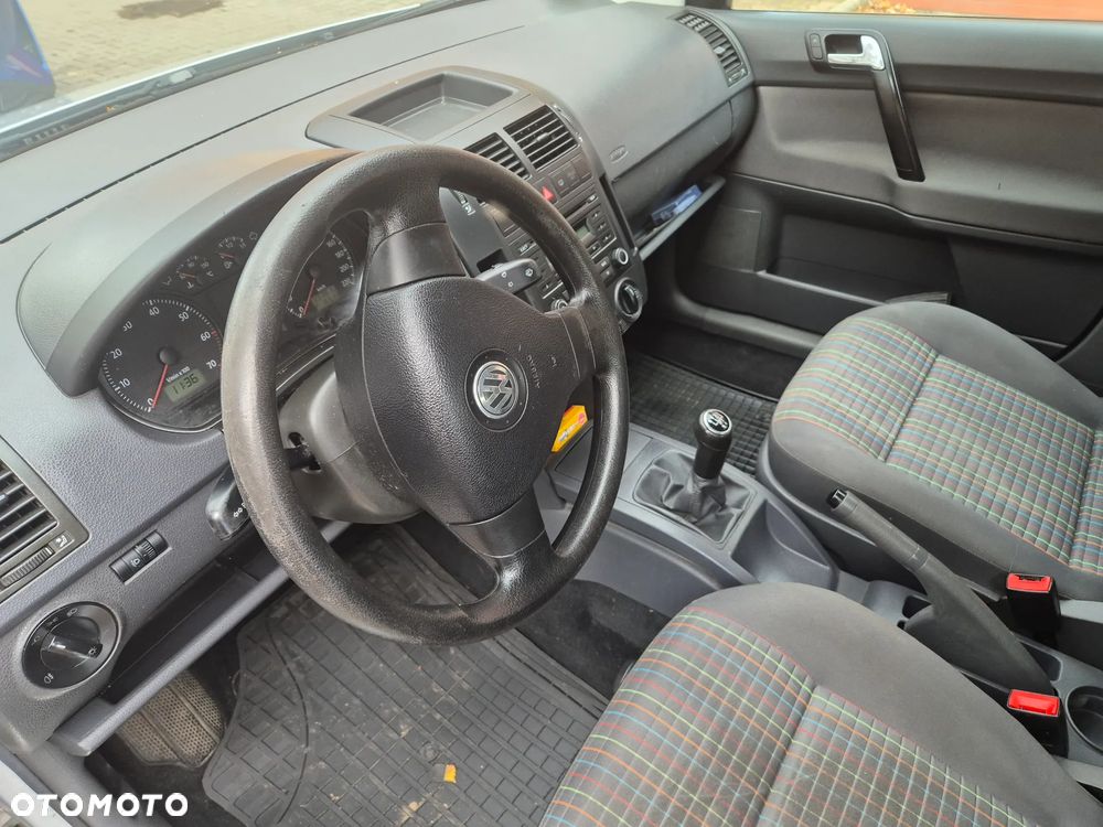 Volkswagen Polo - 4