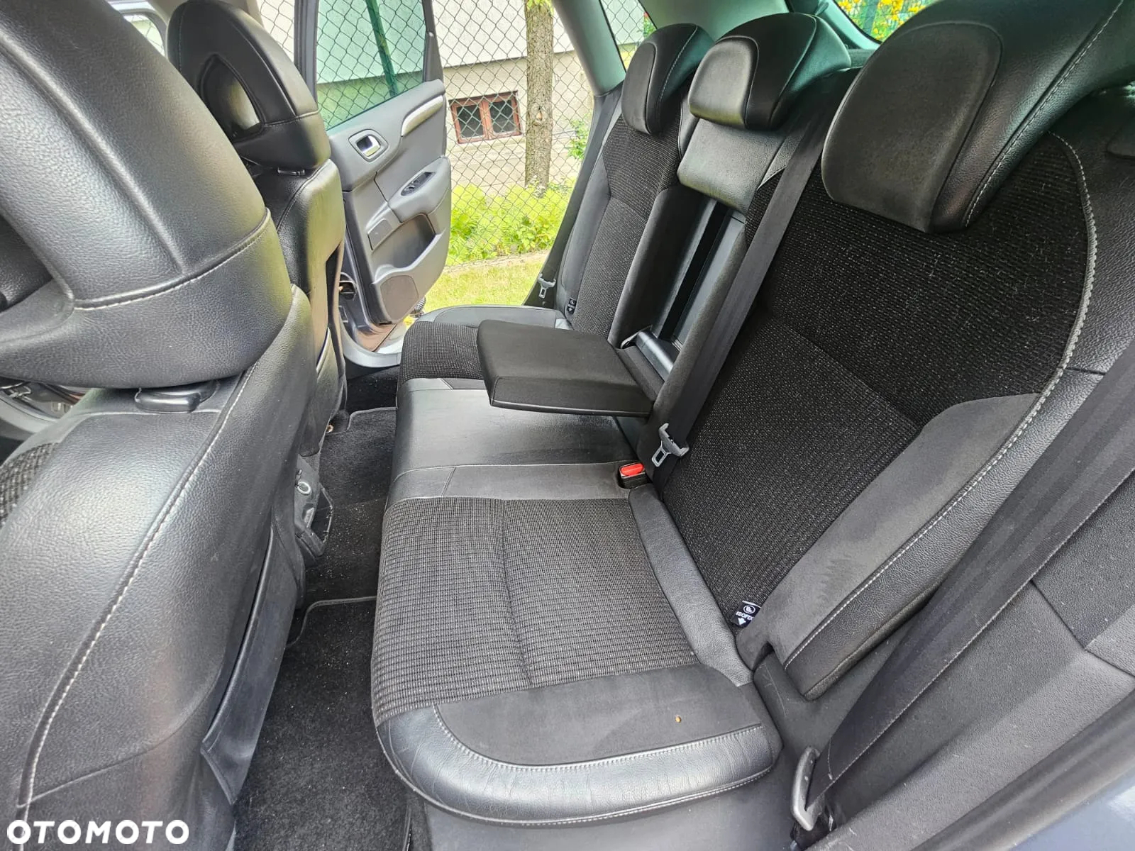 Citroën C4 HDi 110 Exclusive - 15