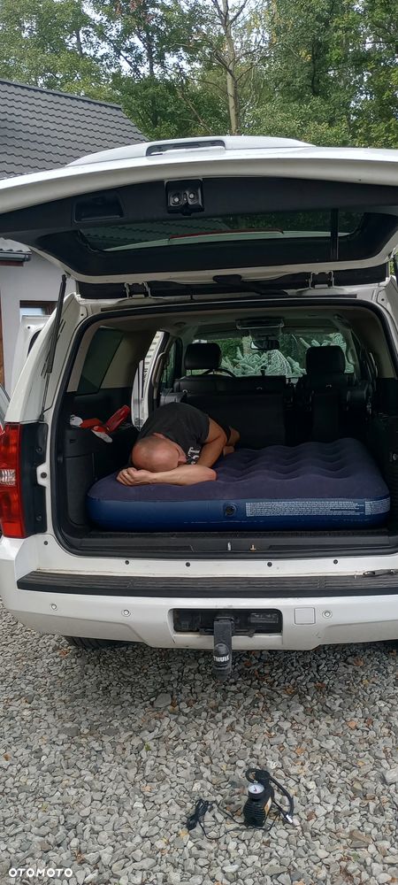 Chevrolet Suburban - 9