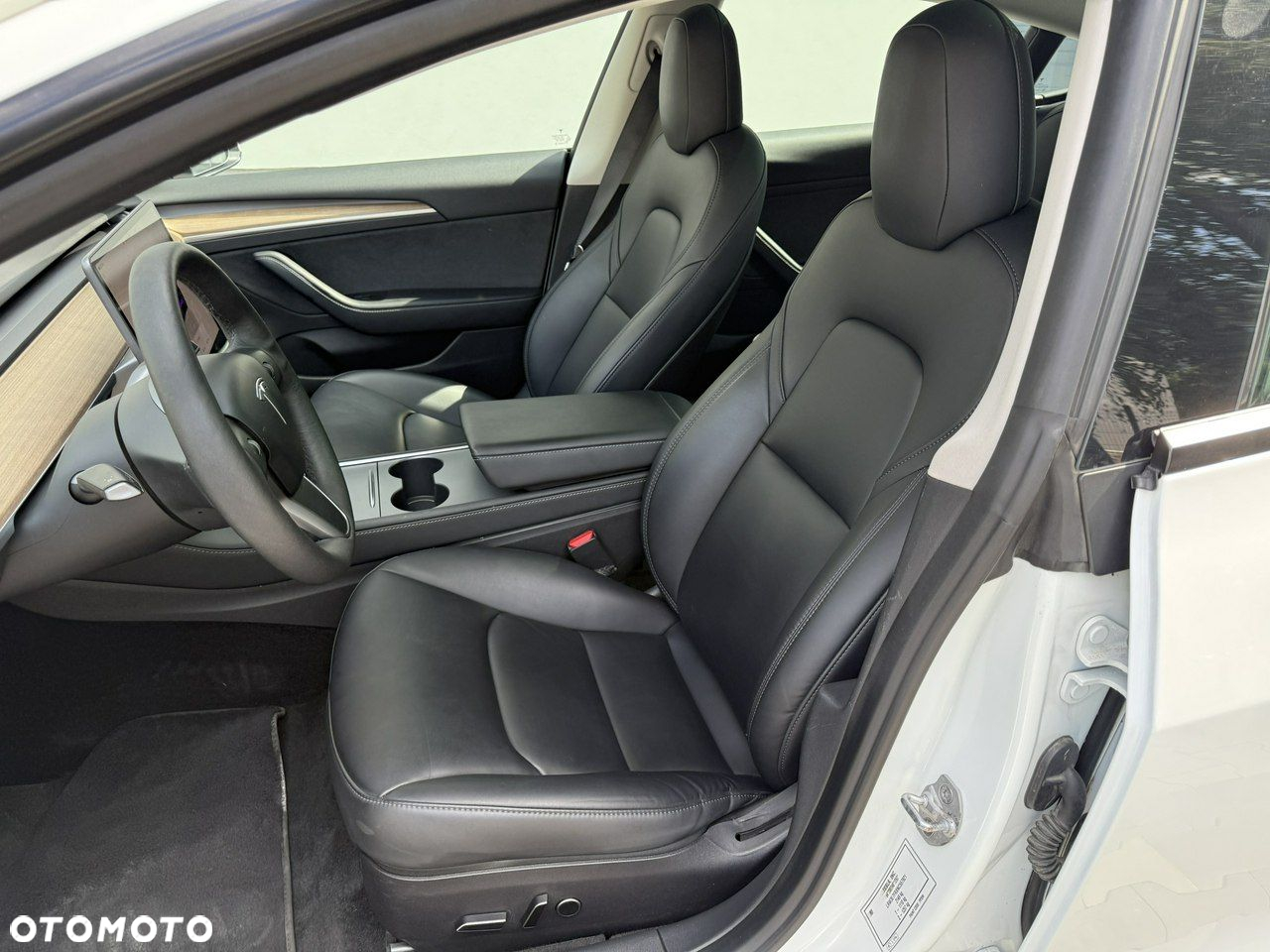 Tesla Model 3 - 30