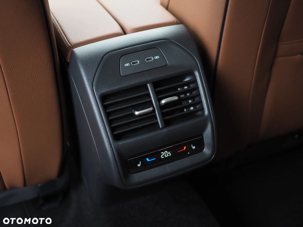 Skoda Superb 2.0 TDI SCR 4x4 L&K DSG - 9