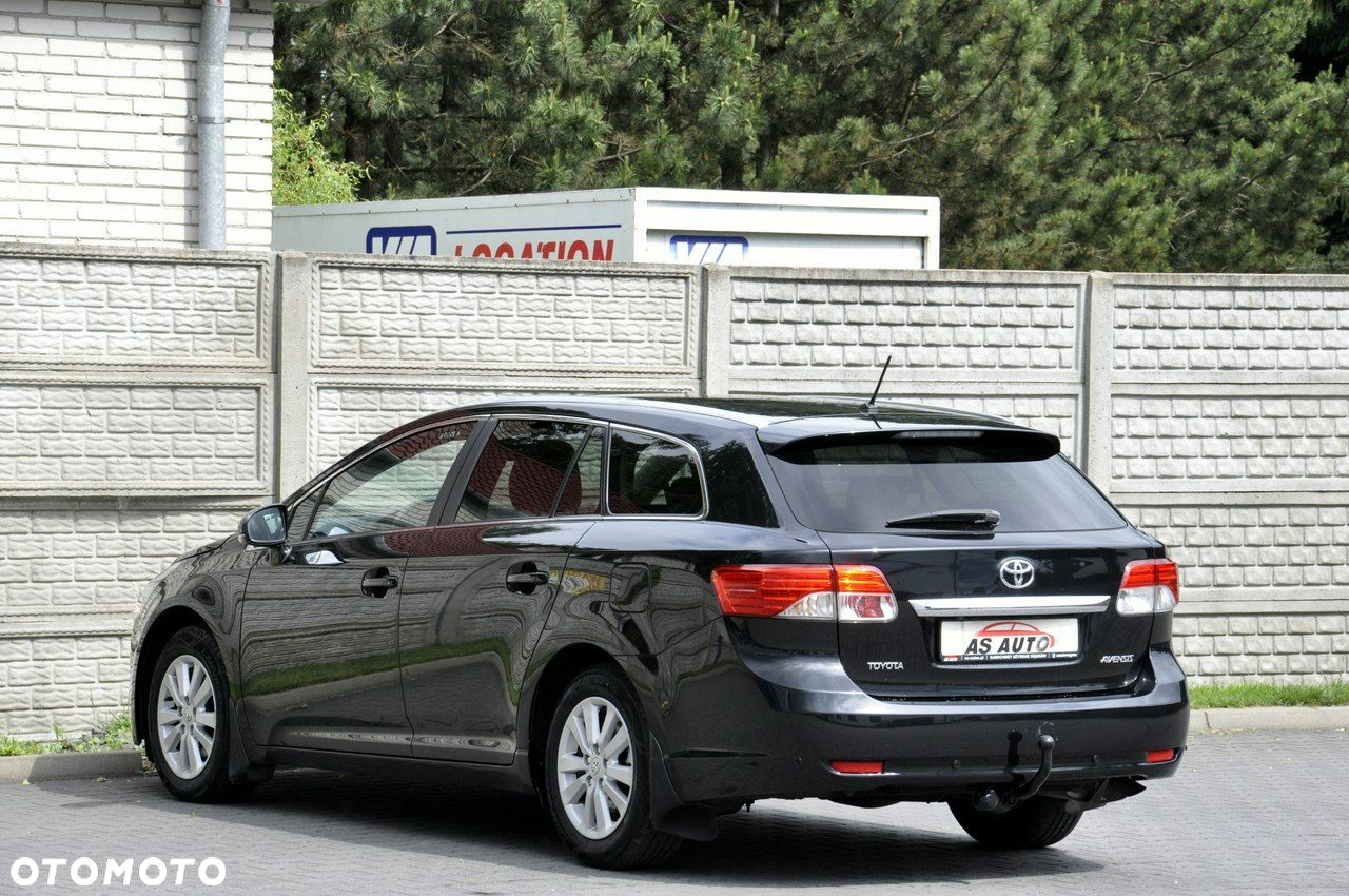 Toyota Avensis 1.8 Sol - 34