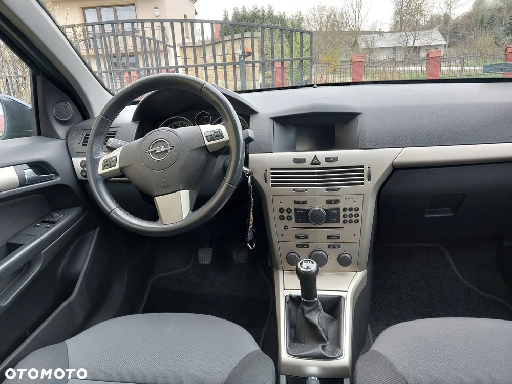 Opel Astra 1.6 Cosmo - 23