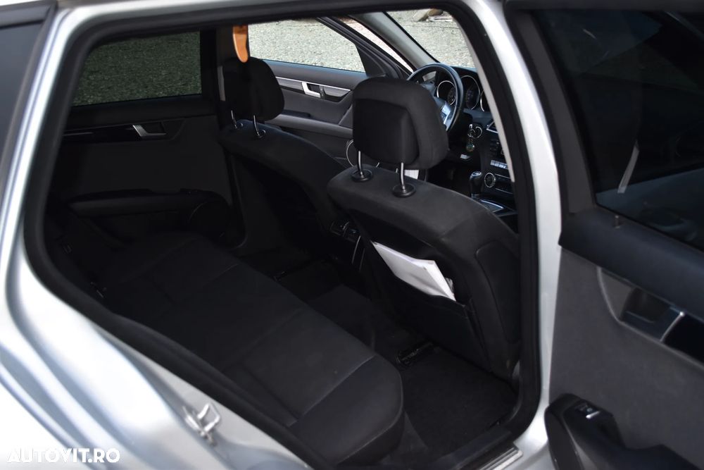 Mercedes-Benz C - 16