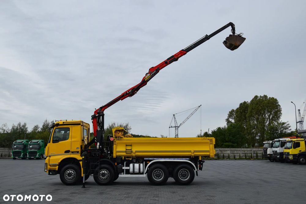 Mercedes-Benz AROCS 3243 / 8x4 / EURO 6 / HDS PALFINGER EPSILON Q170Z / ROTATOR / CHYWTAK / STEROWANIE RADIOWE / WYWROTKA / HYDROBURTA / AUTOMAT / SYSTEM KAMER CYFROWYCH / KAMERA COFANIA / NAWIGACJA / HAK / NISKI PRZEBIEG / 2020 / SERWISOWANY / SPROWADZONY - 19