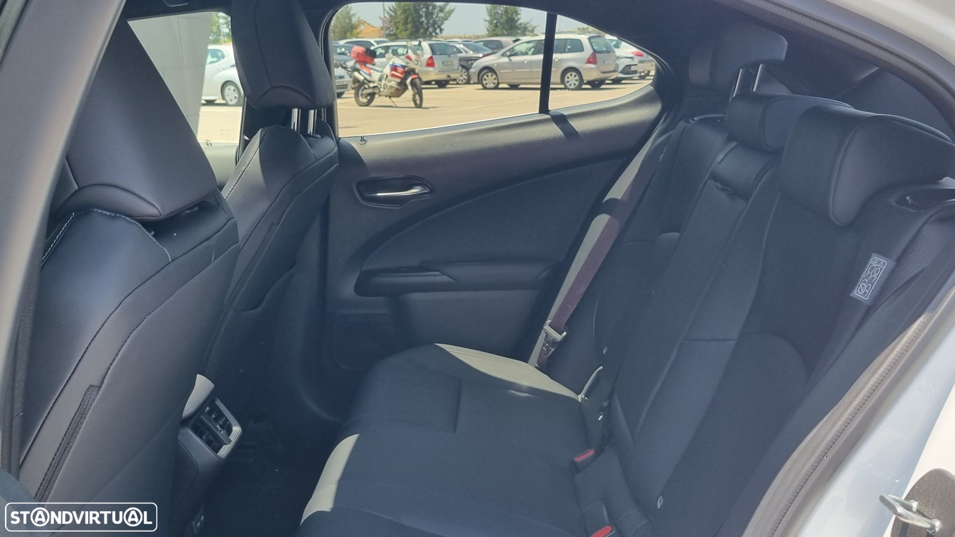 Lexus ux-250h Sport (Ecrã 12.3) - 4