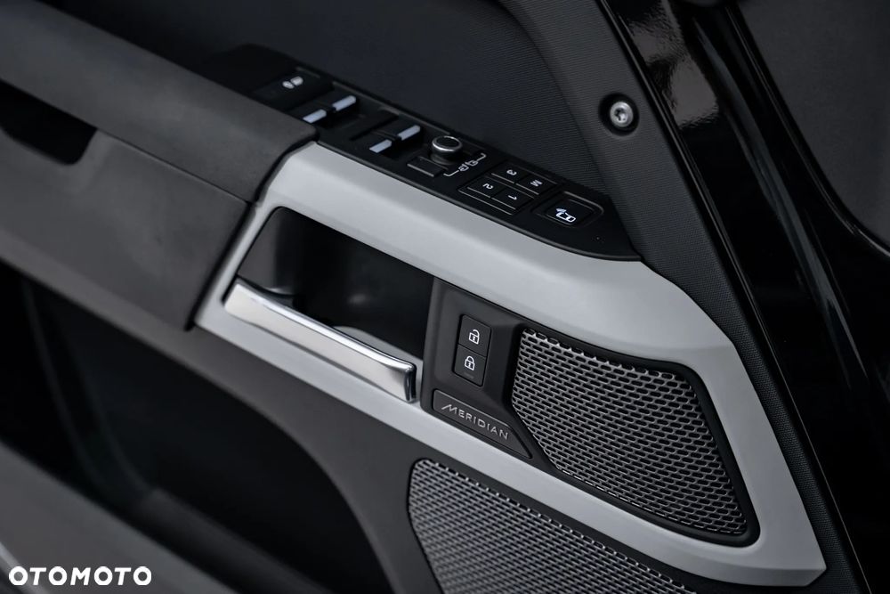 Land Rover Defender 110 D250 X-Dynamic HSE - 24