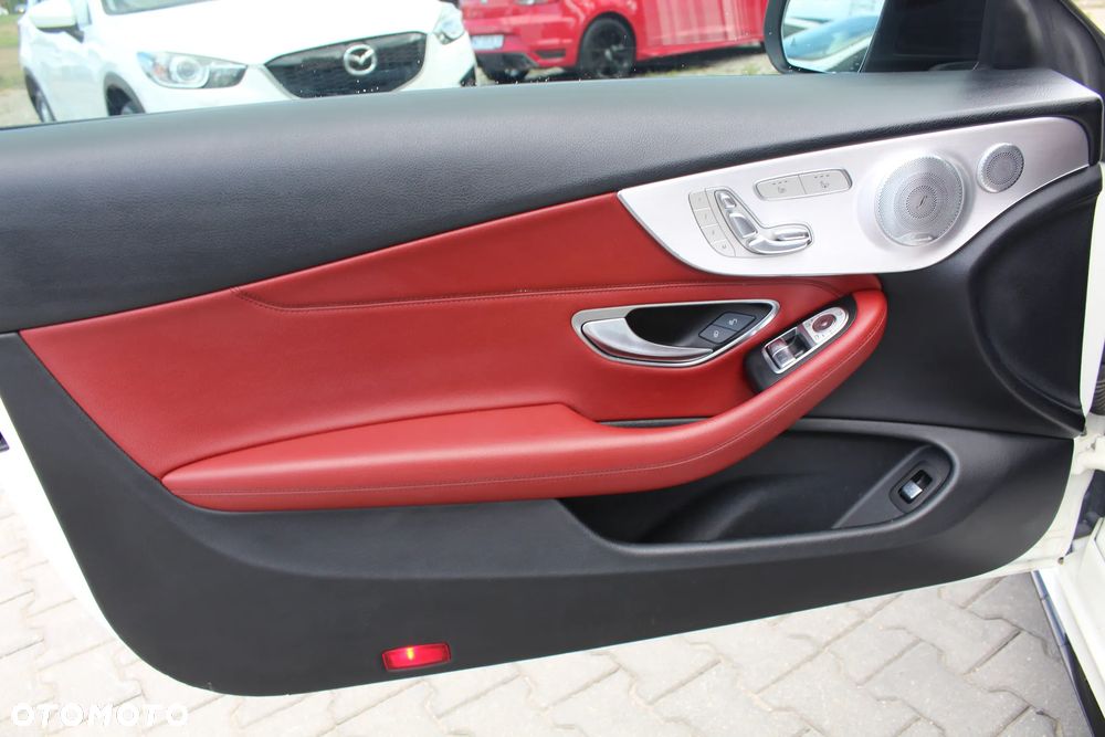 Mercedes-Benz Klasa C 300 7G-TRONIC AMG Line - 11