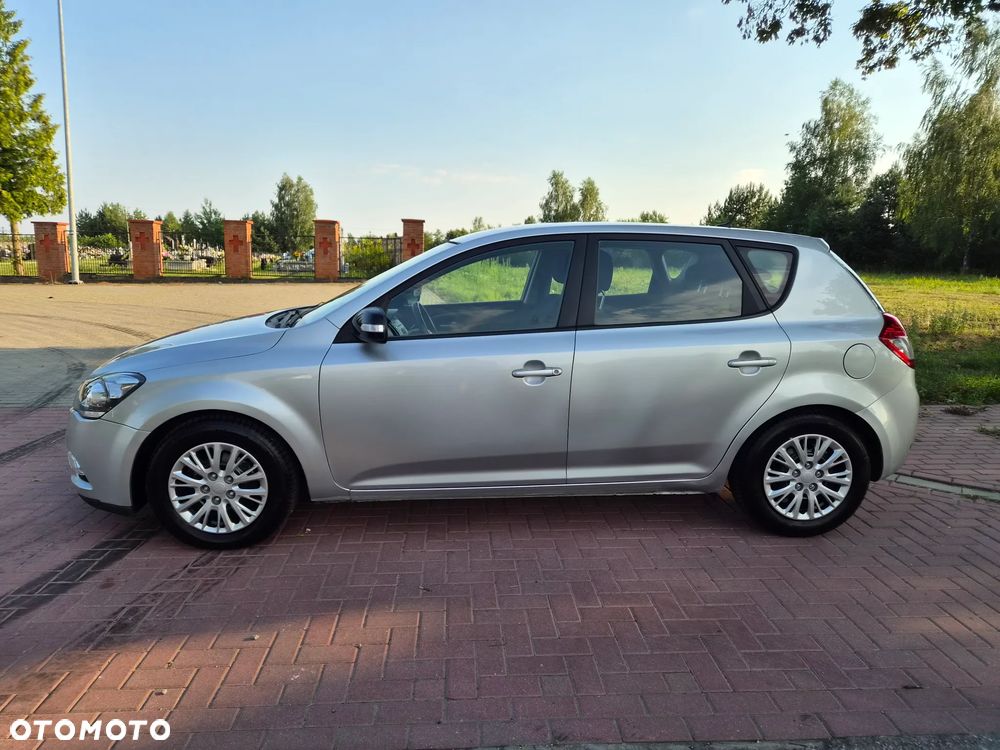 Kia Ceed 1.6 CRDi 90 Vision - 8