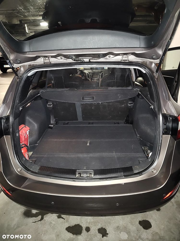 Hyundai i30 1.6 GDI Classic + - 17