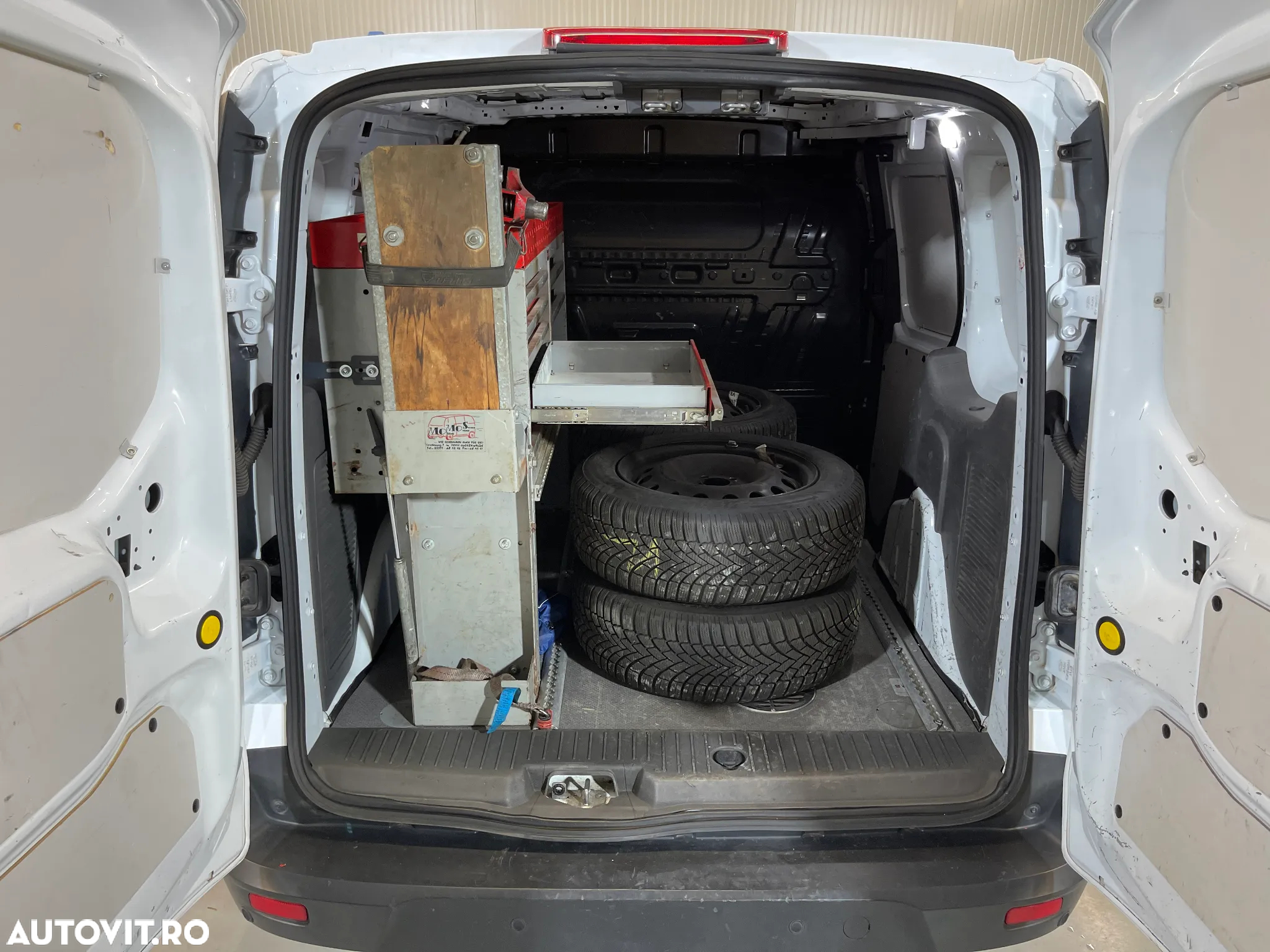 Ford Transit Connect - 9