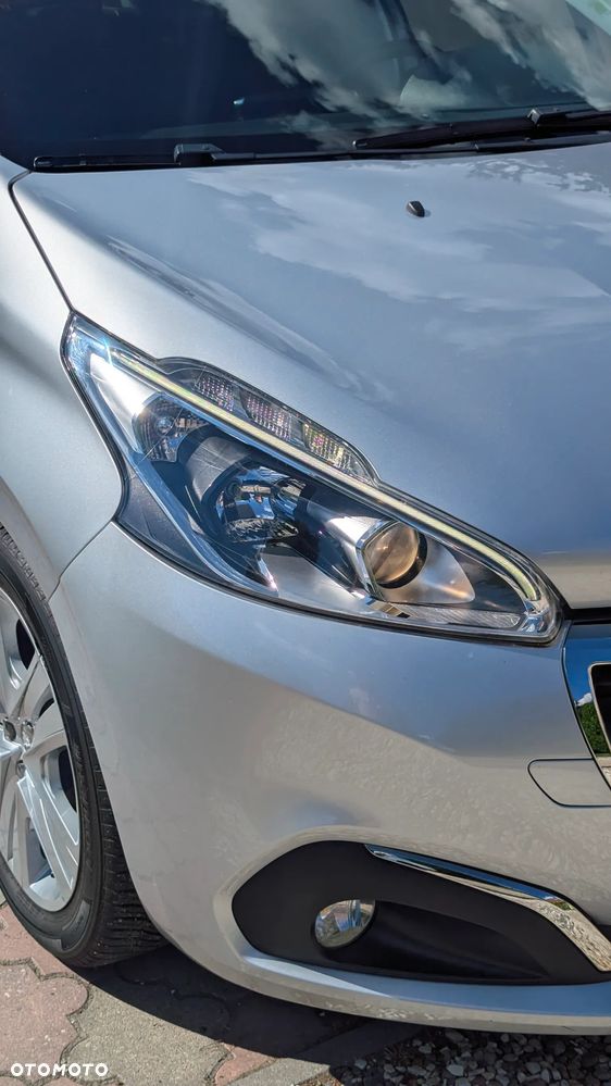 Peugeot 208 1.6 BlueHDi Allure S&S - 16