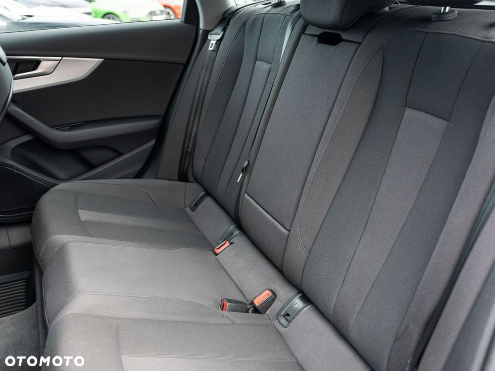 Audi A4 Avant 35 TDI mHEV S tronic - 26