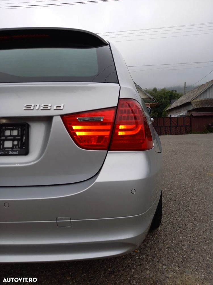 BMW Seria 3 318d Touring - 7