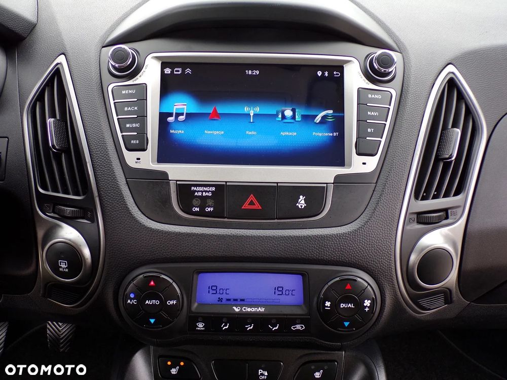 Hyundai ix35 1.6 2WD Fifa World Cup Edition - 19