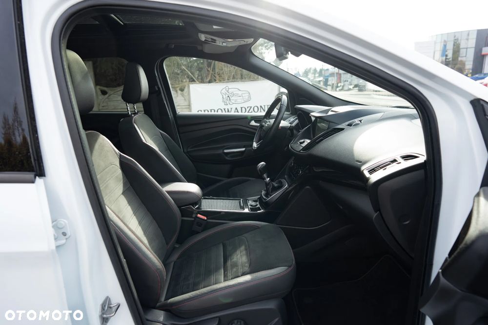 Ford Kuga 1.5 EcoBoost 2x4 ST-Line - 20