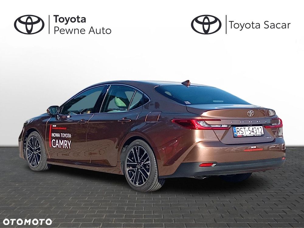 Toyota Camry - 6