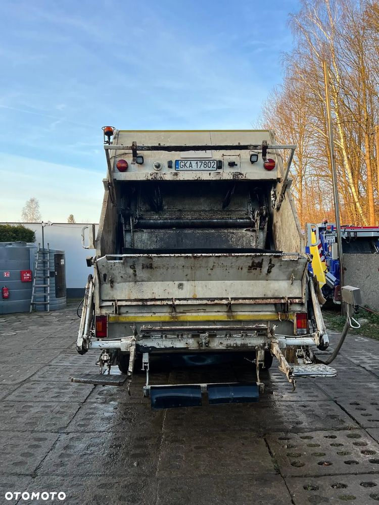 Mercedes-Benz ECONIC - 4