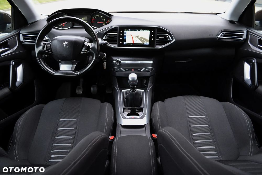 Peugeot 308 155 THP Premium - 8