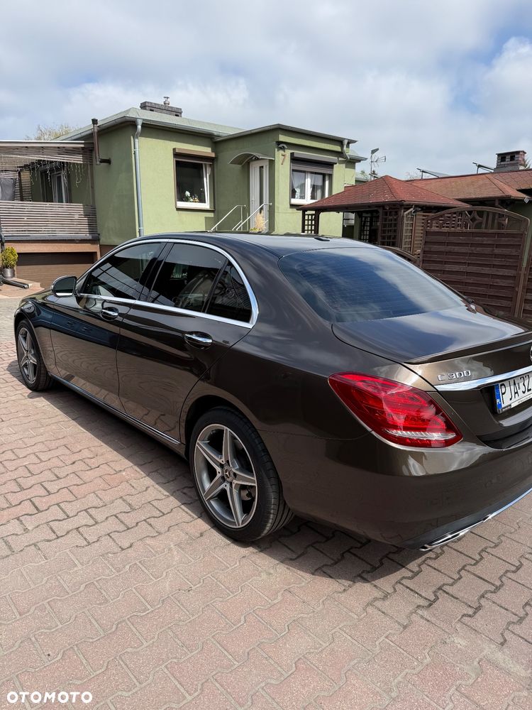 Mercedes-Benz Klasa C 300 7G-TRONIC Exclusive - 4