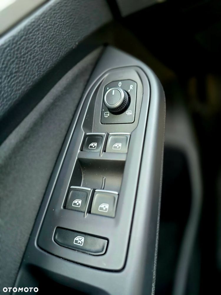 Volkswagen Golf - 26