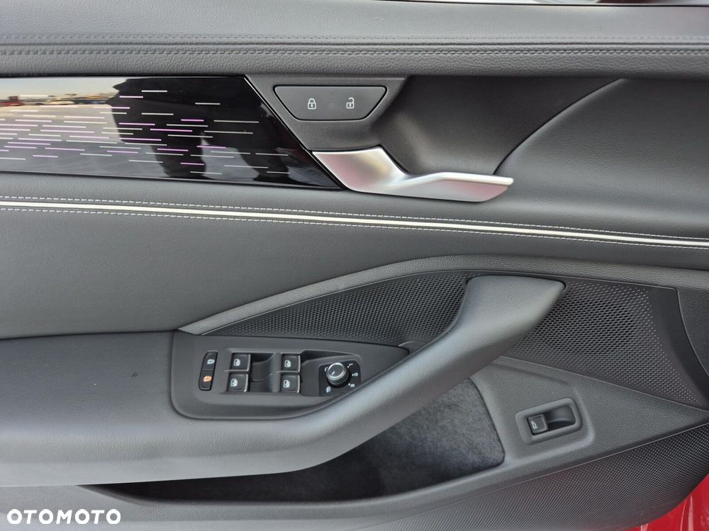 Volkswagen Passat Variant 2.0 TDI EVO Elegance DSG - 16