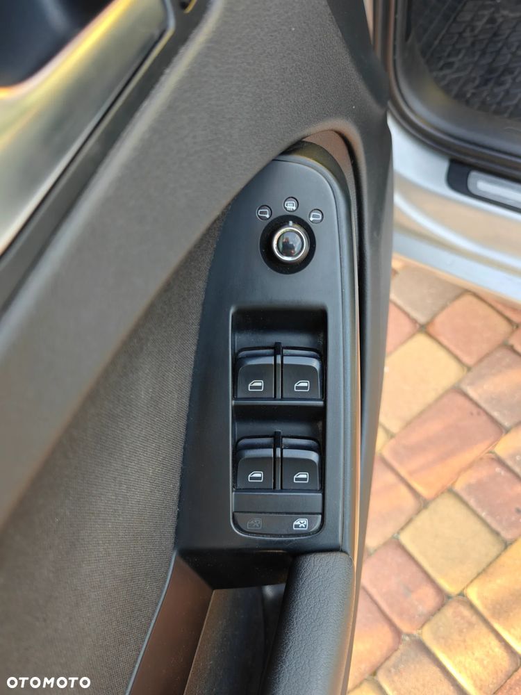 Audi A4 Avant 2.0 TDI Multitronic - 9