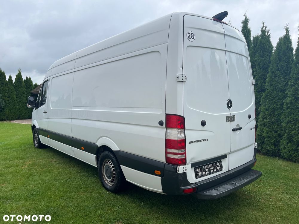 Mercedes-Benz Sprinter - 4