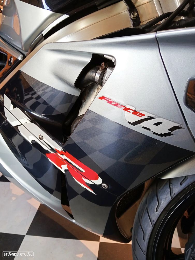 Honda VFR - 6