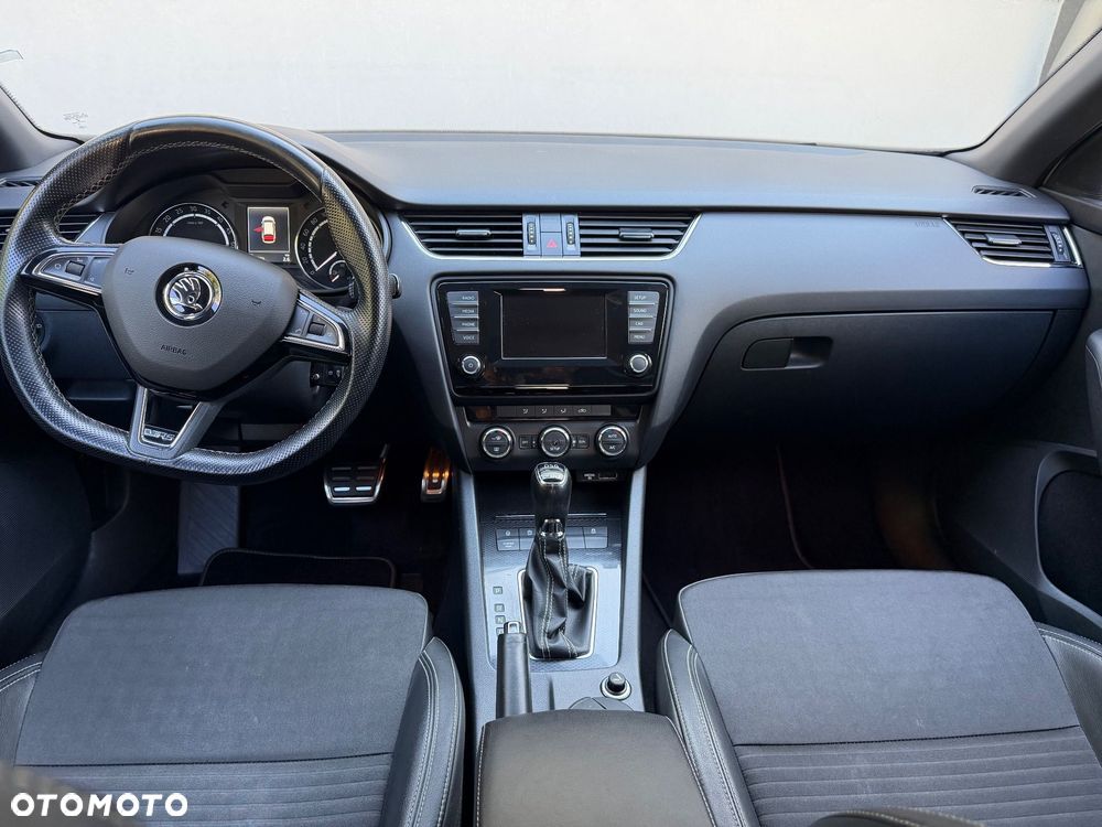 Skoda Octavia 2.0 TDI DSG RS - 18