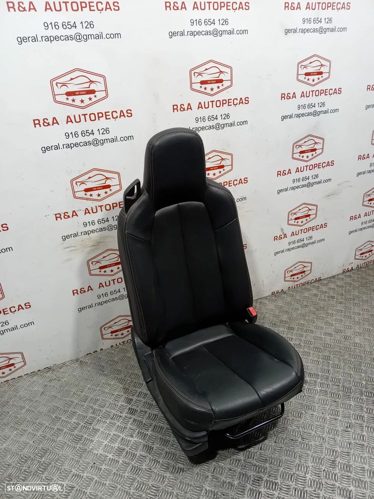 Conjunto de Bancos Mazda MX-5 NC em Pele Original - 7