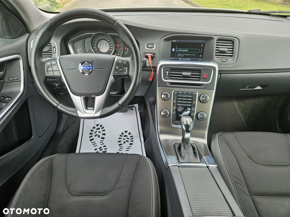 Volvo V60 D3 Geartronic Momentum - 8