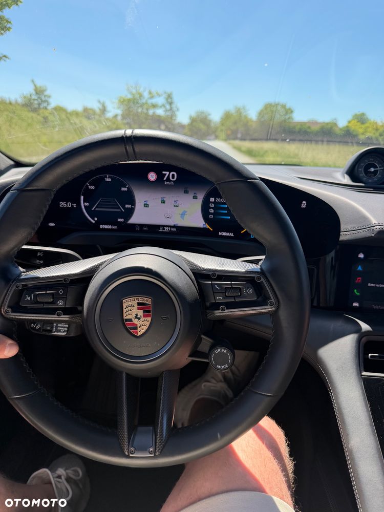 Porsche Taycan - 9