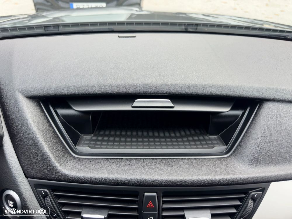 BMW X1 sDrive18d - 18