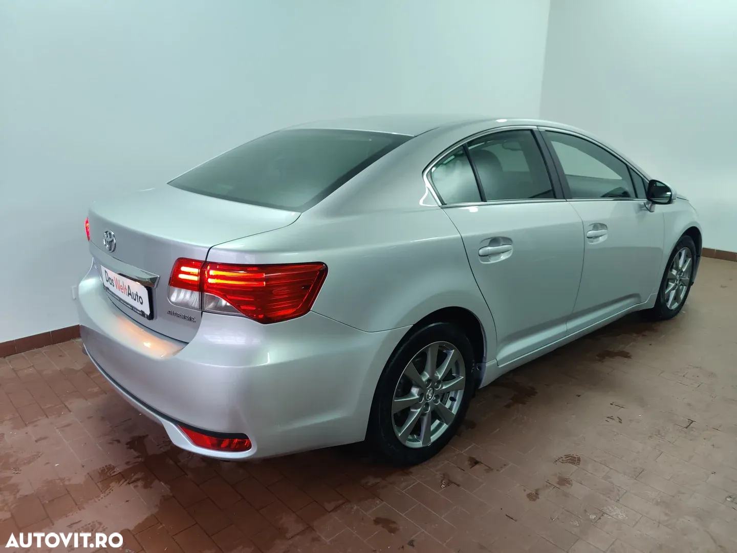 Toyota Avensis 2.2 D-CAT Aut. Elegance - 6