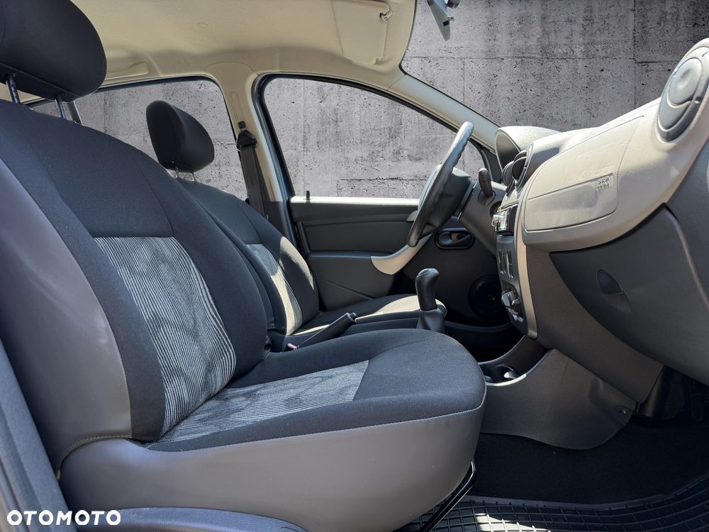 Dacia Sandero 1.2 16V Laureate II - 10