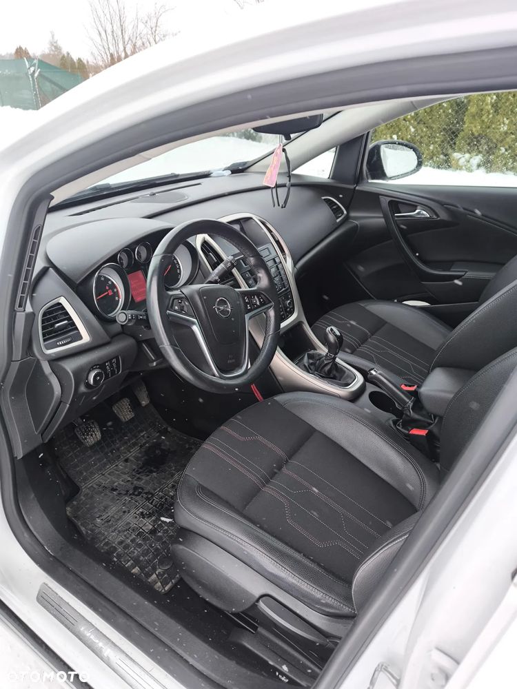 Opel Astra 1.4 Turbo Cosmo - 11