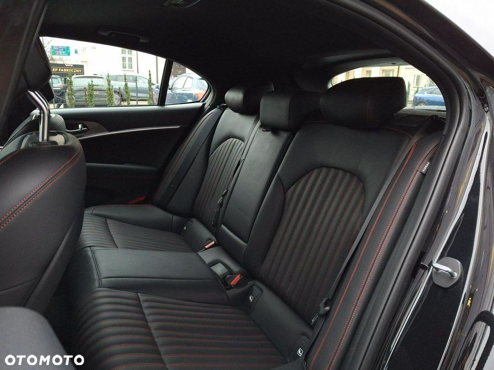 Genesis G70 2.0T Plus AWD 8AT Sport - 17