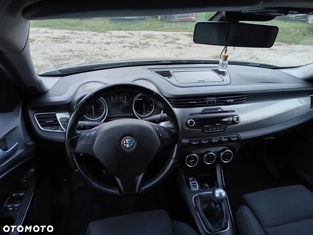 Alfa Romeo Giulietta 1.6 JTDM Distinctive - 12