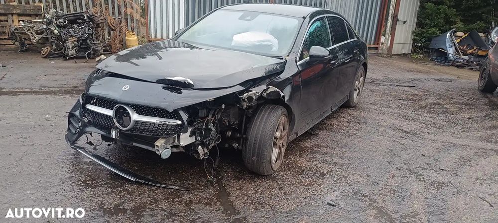 Dezmembrari / Dezmembrez Mercedes Clasa A (W177) 1.4 Benz 282914 cutie viteze manuala cod culoare 191U Negru Cosmos - 1