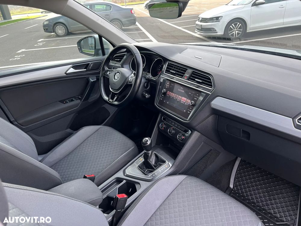 Volkswagen Tiguan - 12
