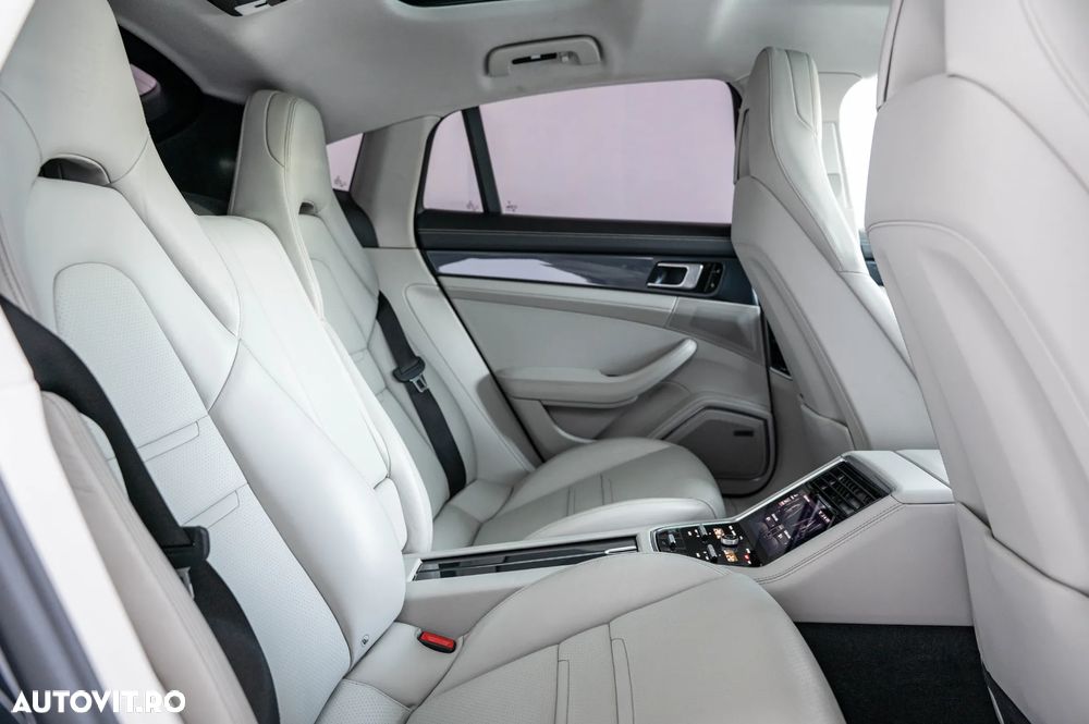 Porsche Panamera 4S Executive - 8